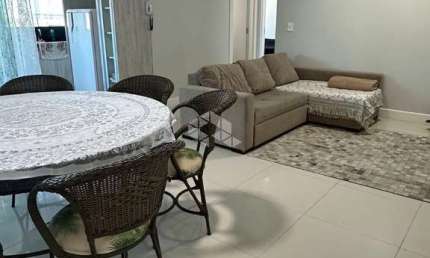 Apartamento Diferenciado e Mobiliado a Poucos Passos da Praia de Perequê, Porto Belo