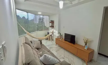 Apartamento 1 quarto 1 vaga semi-mobiliado no Pioneiros em Balneário Camboriú