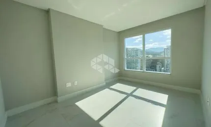 Apartamento 04 Dormitórios , 04 Suítes e 03 Vagas de Garagem