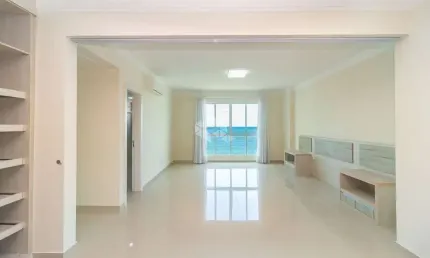 Apartamento 4 suítes com vista mar na meia praia em itapema