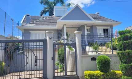 Casa com 3 dormitórios, sendo 1 suite master no bairro São José em São Leopoldo.