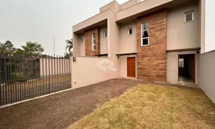 Casa Sobrado, 2 dormitórios, 1 suite, 2 banheiros, 1 lavabo, cozinha, sala, patio fundos, aceita financiamento bancário.