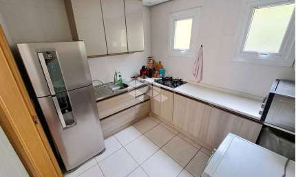 Apartamento térreo, com 2 dormitórios, sala, cozinha, 1 banheiro, 1 vaga, aceita financiamento bancário e FGTS.