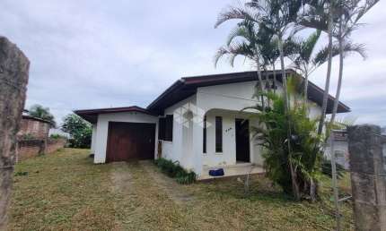 Bela casa a venda com 2 quartos no Bairro Bela Vista