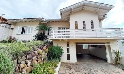 Casa com 3 dormitórios, 3 banheiros garagem para 2 carros, pátio, bairro união, estância velha, aceita financiamento bancário.