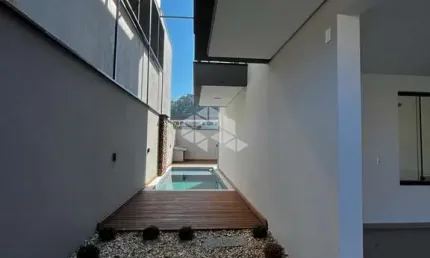 GEMINADO DE ESQUINA ALTO PADRÃO PRONTO PARA MORAR NO BAIRRO SÃO LUÍS  JARAGUÁ DO SUL