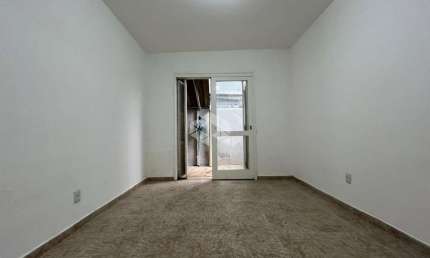 Apartamento de 01 dormitório, 02 garden,  no bairro Menino Deus
