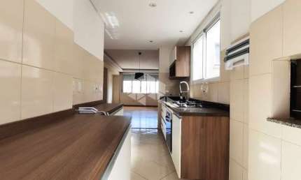 Apartamento 3 dormitórios com uma vaga coberta e escriturada no Centro Histórico.
