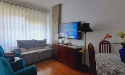 Apartamento com 2 dormitórios, de frente, ensolarado no Centro de Porto Alegre.
