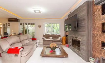 Linda Casa em condomínio com 4 quartos no bairro Jardim Carvalho