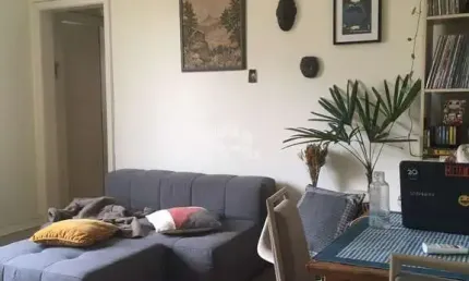 Apartamento a venda de 2 dormitórios no bairro Floresta