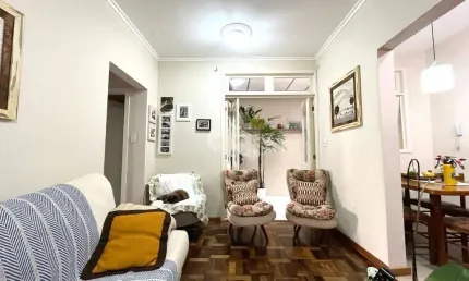 Apartamento de 2 dormitórios , com 2 patios (gardens) no bairro petrópolis