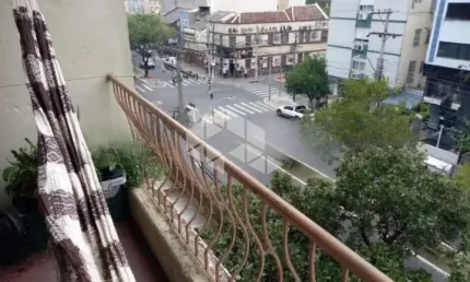 Baixou o valor.apartamento na cidade baixa com 3 dormitórios, sacada e lareira
