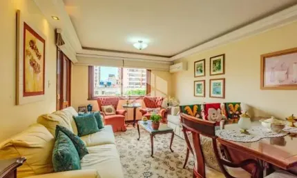 apartamento de 3 dormitórios, com sacada, no Menino Deus