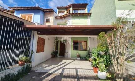 Casa com 4 dormitórios/Quartos á venda no bairro Hípica, Zona Sul