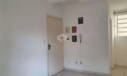 Apartamento Térreo com 01 dormitórios Á VENDA  no Bairro Higienópolis