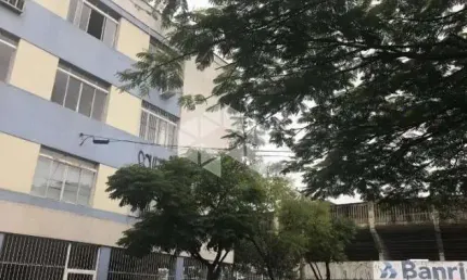 Baixou o preço.apartamento tipo casa (térreo) e com garagem entre os bairros azenha e medianeira.