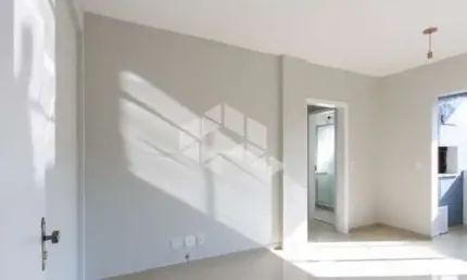 Baixouuu 15 mi. Apartamento de 02 dormitórios, sacada com churrasqueira e garagem