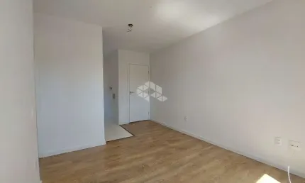 Apartamento 2 dormitórios, em perfeito estado, ensolarado, com vaga.