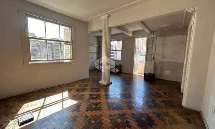 Apartamento com 2 dormitórios no centro de Porto Alegre
