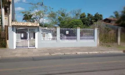 Casa 3 dorm, 140m2 priv., living c/lareira, Garden, piscina, edícula, vista do Guaíba e por do sol,  reformada