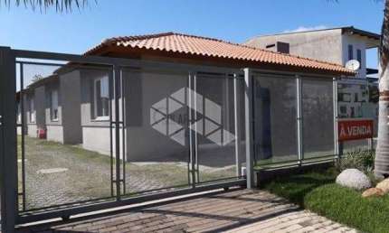 Casa à venda, com 2 quartos/dormitórios, 1 vaga/box, no bairro Ponta Grossa, Zona Sul de POA/RS