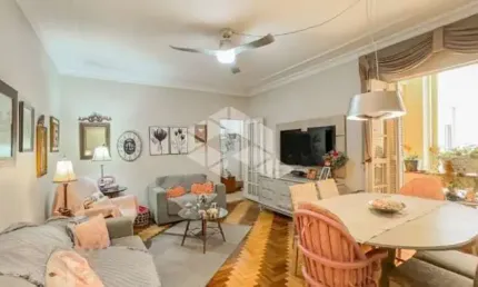 Apartamento com 03 dormitórios, suíte, sacada e elevador.
