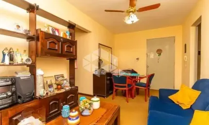 Apartamento de 2 dormitórios com garagem, entre os bairros Tristeza e Camaquã, 