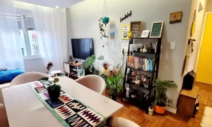 Baixou de preço!! Apartamento de 02 dormitórios, reformado e proximo ao Bourbon Shopping Wallig/Triangulo Assis Brasil 