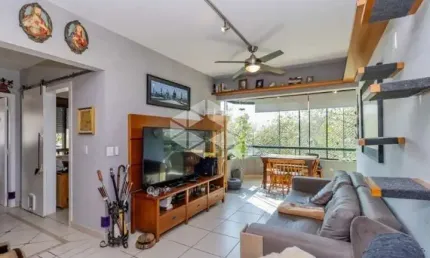 Apartamento de 02 dormitórios, 02 sacadas, garagem e TOTALMENTE mobiliado.