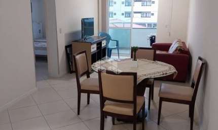 Apartamento a venda Canasvieiras 2 Dormitórios a 100mts do mar.
