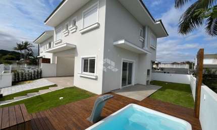 Casa com 3 quartos à venda na Avenida das Acácias, 514, Daniela, Florianópolis