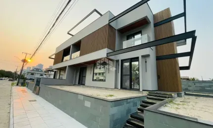 Casa com 3 quartos à venda na Rua das Tainhotas, 426, Jurerê, Florianópolis