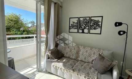 Apartamento à venda em Canasvieiras | 2 quartos (1 suíte) | Mobiliado