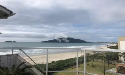 Lindo duplex com vista para o mar - ingleses norte.