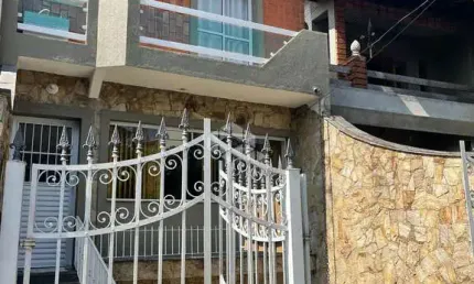 Sobrado à venda, 10 quartos/dormitórios sendo 7 suítes, 384m²