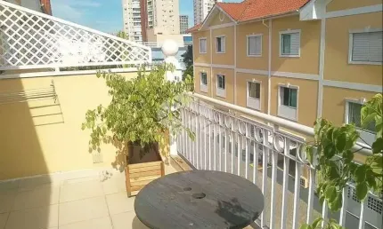 Casa de condomínio à venda na Vila Bertioga - São Paulo