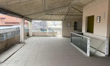 Oportunidade única: casa para reforma em localização privilegiada