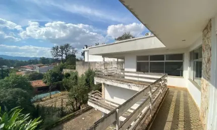Sobrado à venda no tucuruvi - 5 quartos (3 suítes), piscina, salão de festas e 7 vagas em 1.056m² de terreno
