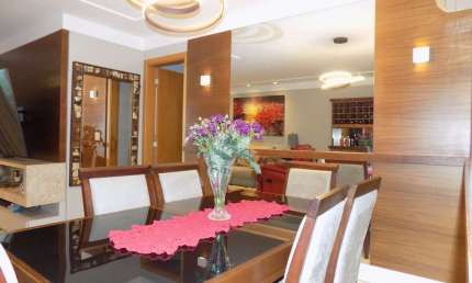 Apartamento 04 dormitórios e duas vagas no Jardim Lindóia Porto Alegre RS