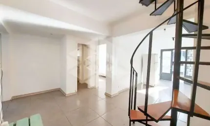 Apartamento de 03 dormitórios no Bairro Independência