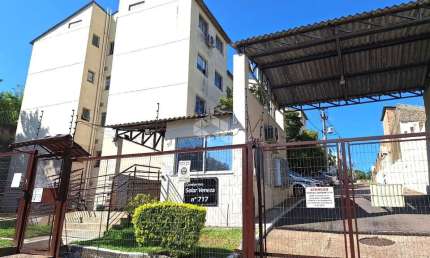 Apartamento Térreo de Dois Dormitórios Bairro Glória