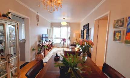 Apartamento de 03 Quartos na Av. Venâncio Aires com box coberto, Bairro Santana