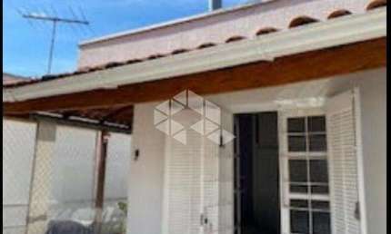 Brooklin, casa para venda prócima ao metrô com 03 dormitórios e 02 vagas de garagem