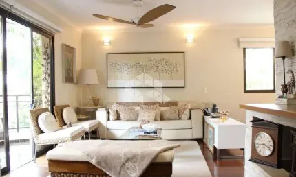 Apartamento à venda na Vila Olímpia, 160m², 4 quartos sendo 2 suítes, e 2 vagas de garagem