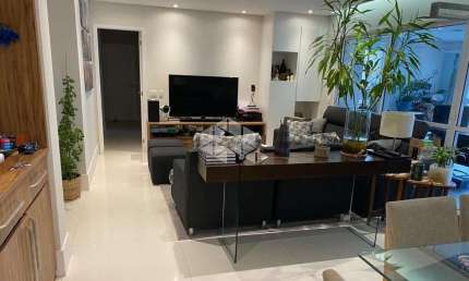 Apartamento à venda de 171m² com 4 dormitórios sendo 3 suítes e 3 vagas na Aclimação
