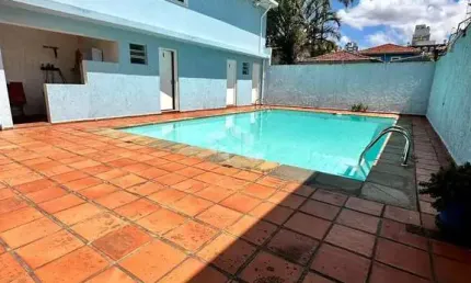 VENDA e LOCAÇÃO Sobrado de 400m² com 4 dormitórios e 6 vagas, com piscina e quintal no Brooklin