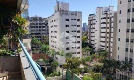 Apartamento a venda no  Brooklin com 136m², 3 dormitorios sendo 1 suíte e 2 vagas de garagem