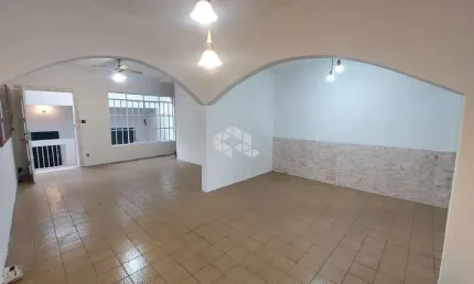 VENDA Sobrado de 250m² com 4 dormitórios e 3 vagas na Vila Cordeiro