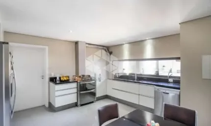 Apartamento á venda na Vila Mascote, com 3 suítes e 3 vagas.